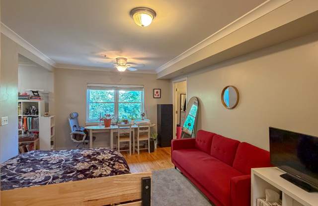 2615 4th Street NE # 204 Gallery 4