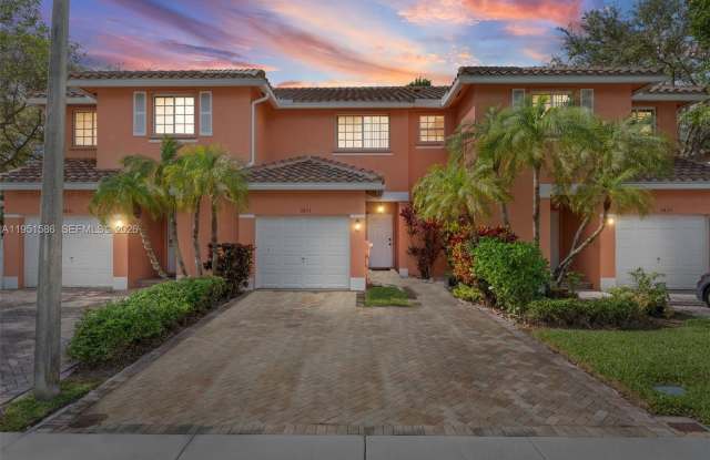 3811 NW 91st Ter photos photos