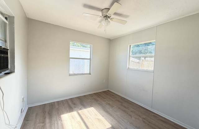 $0 Deposit Option – 2/1 Home on Clark Rd Gallery 3
