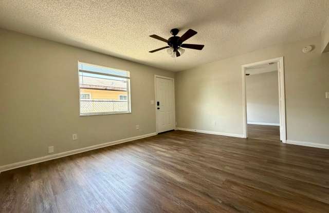 2 bed/ 1 bath duplex in Lakeland Gallery 3