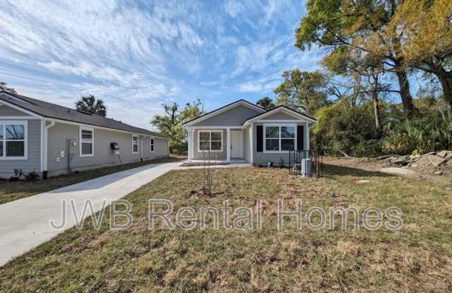 2124 Clemente Dr photos photos