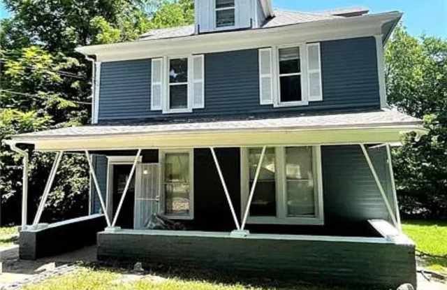 2435 Chelsea Ave - 2435 Chelsea Avenue, Kansas City, MO 64127