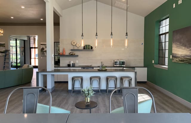 2803 Riverside Gallery 4
