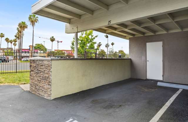 Coronado Apartments Gallery 4
