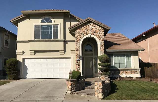 Close to ACE train, parks and school - 4209 Dalehurst Lane, Tracy, CA 95377