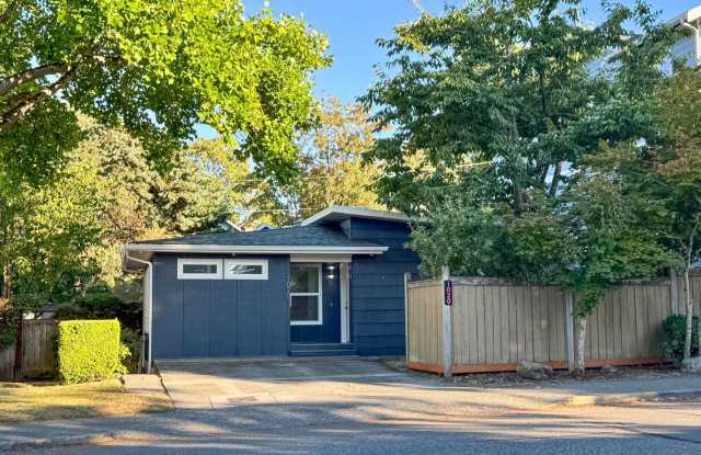 MOVE IN SPECIAL!! Newly Updated 4 Bedroom within walking distance to WWU! - 1020 Billy Frank Jr. Street, Bellingham, WA 98225