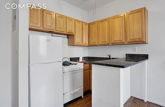 949 Columbus Avenue Gallery 2