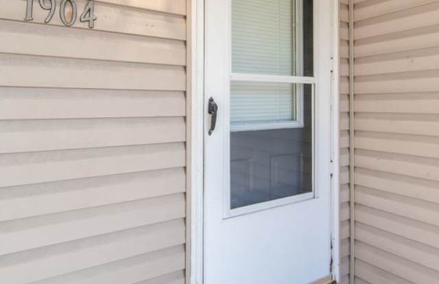 Move-in Ready 3BR/1BA with Garage, Deck & Large Basement! - 1904 Taft Ave NE Gallery 4