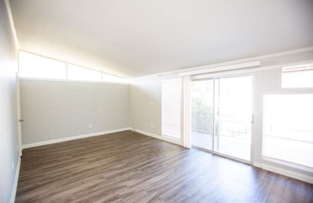 4704 Lynn Lane Gallery 2