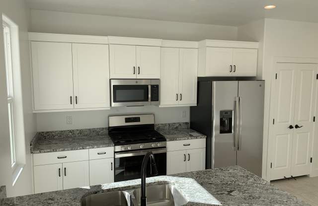 2475 W 350 N photos photos