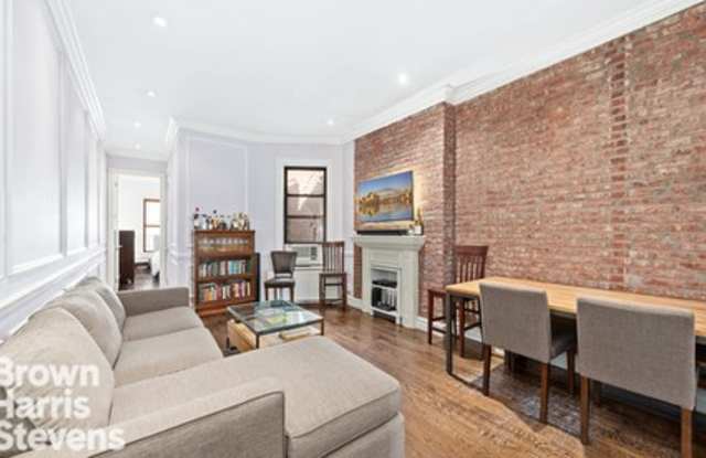 283 West 11th Street Gallery 3