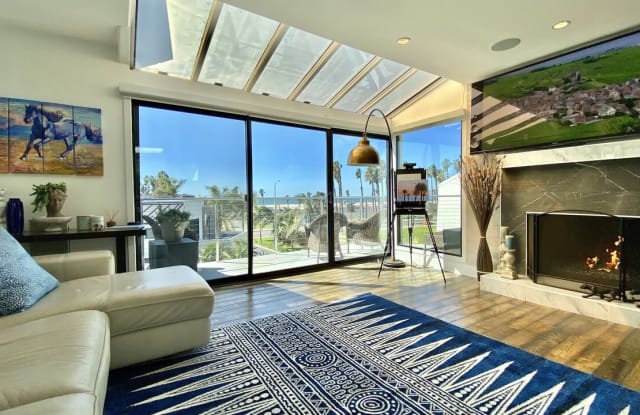 42 Sea Colony Dr - 42 Sea Colony Drive, Santa Monica, CA 90405