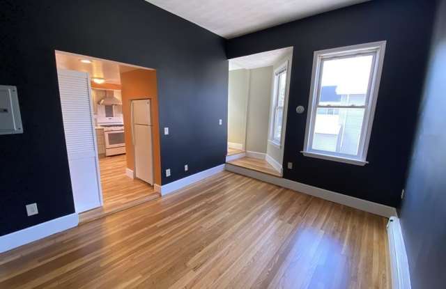54 Pearl Gallery 4
