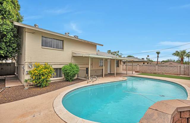 5 Bedroom/ 3 Bath - 1025 E Manhatton photos photos