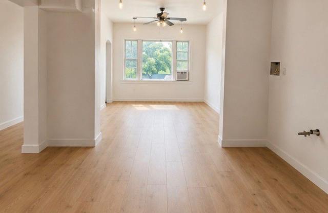 1905 W 19th Street Gallery 2