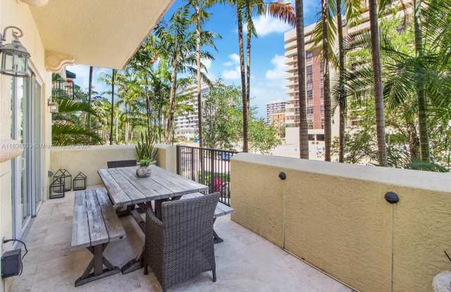 642 Valencia Ave - 642 Valencia Avenue, Coral Gables, FL 33134