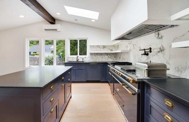 Immaculate Tudor photos photos