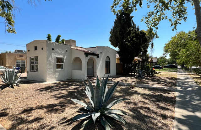 Charming 2 Bedroom, 1 Bathroom Home - Refreshed Interior - 161 West 23rd Street, Merced, CA 95340