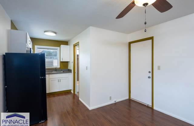 1308 Kuuna St (Upstairs Right) photos photos
