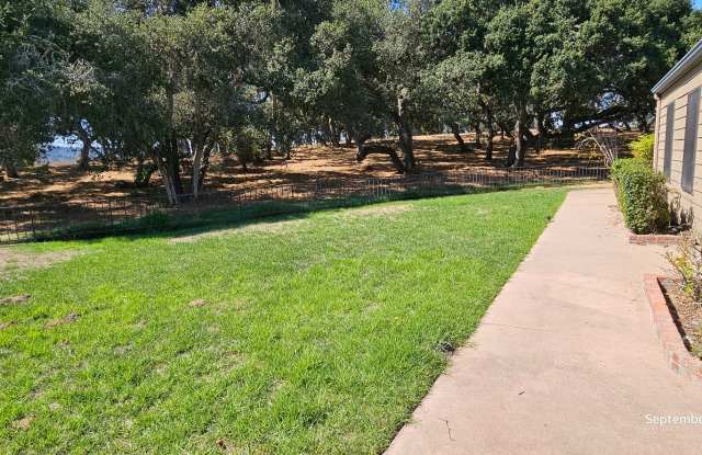 Oakridge Park Single Story Condo in Orcutt with Easy Access to VSFB Gallery 2