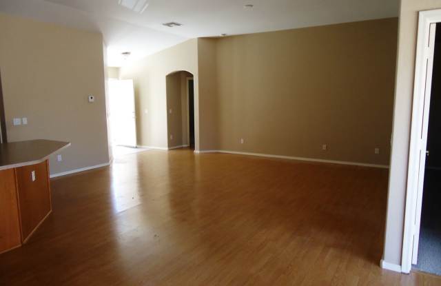 16625 N. 19th Pl. Gallery 4