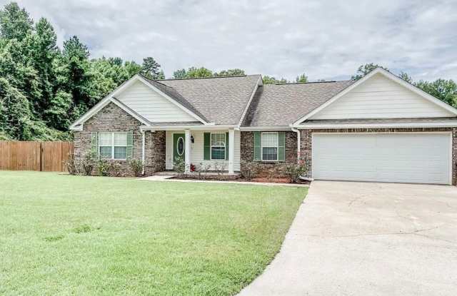 Charming 3/2 furnished home on quiet street photos photos