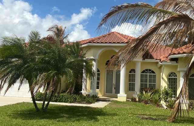 Pool home 4/3/2 Located East of US One for Rent photos photos