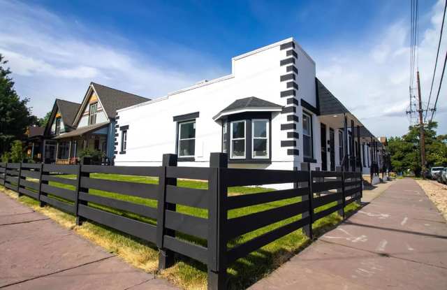 Quaint Baker row home with private yard and lots of natural light! photos photos