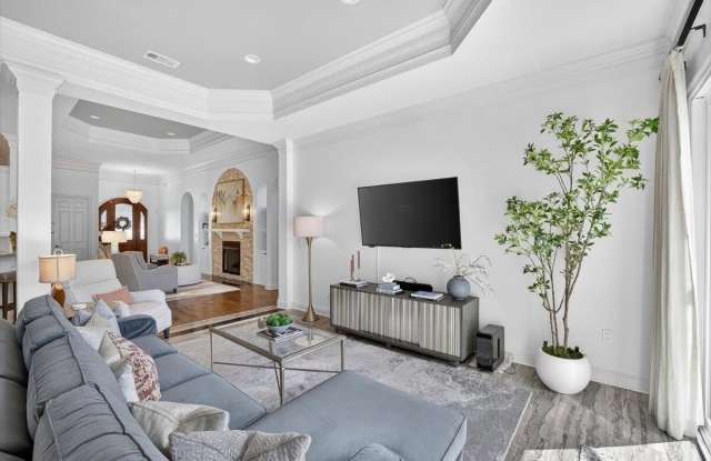 4330 Carriage Lane Gallery 3