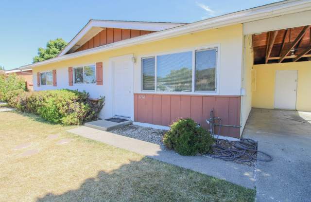 3 Bedroom House in Laguna Lake Area with Fresh Paint and New Flooring photos photos