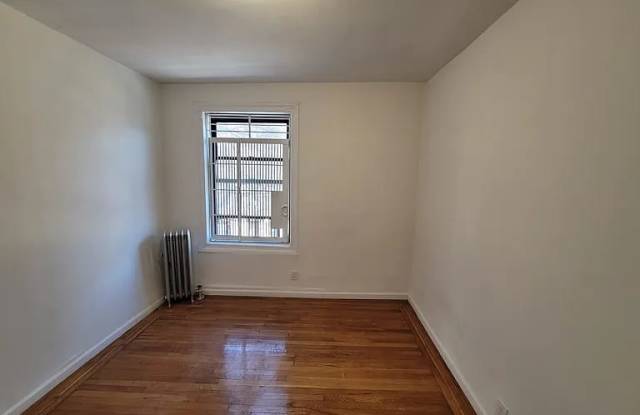 2305 Creston Ave photos photos