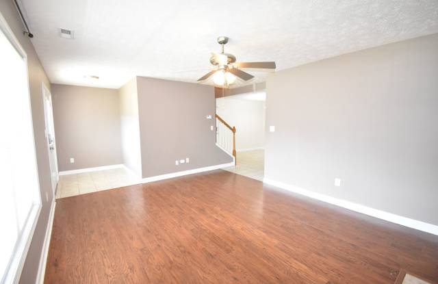 Coming soon: 4 Bedroom and 2.5 Bath Home (Pets Considered) photos photos