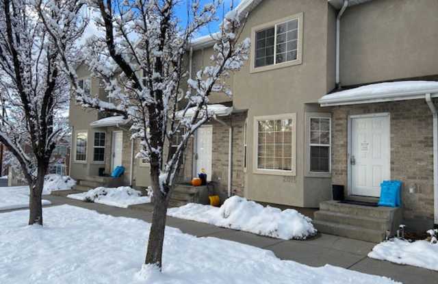 Huge Townhome in coveted East Cottonwood Heights! Gallery 3
