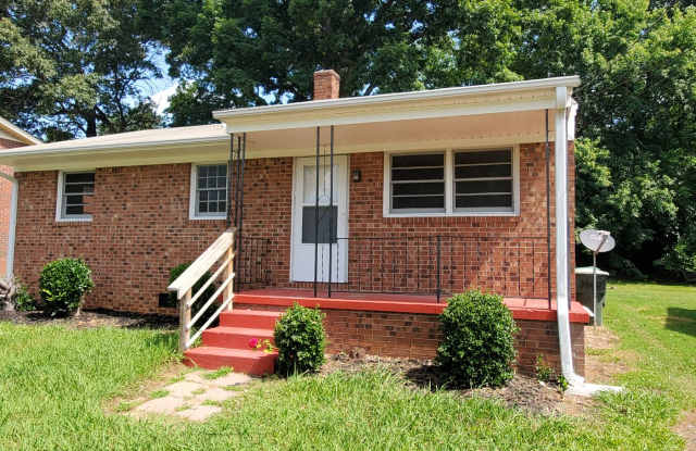 3 Bedroom House Located in High Point Gallery 1