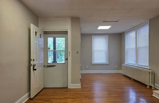 2 bed 1 bath Available in Wilmington Gallery 3