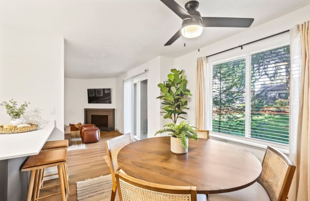 Silver Oak Apartments Gallery 4