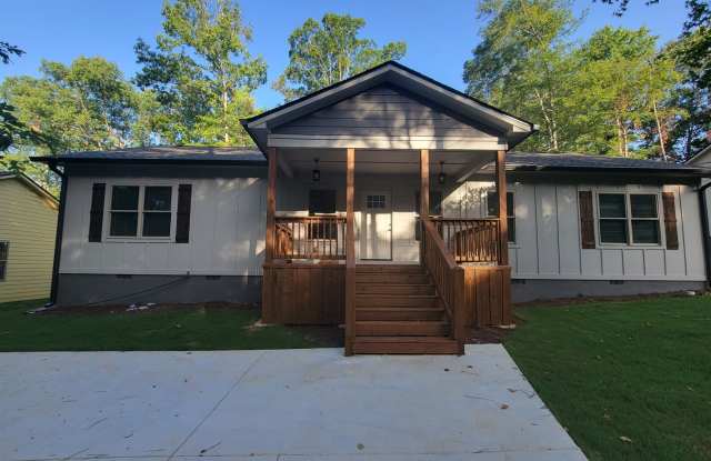 Spacious 4-Bedroom Home in Locust Grove Gallery 1