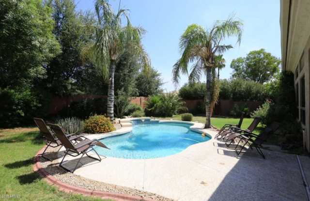 5528 E SHEENA Drive Gallery 3