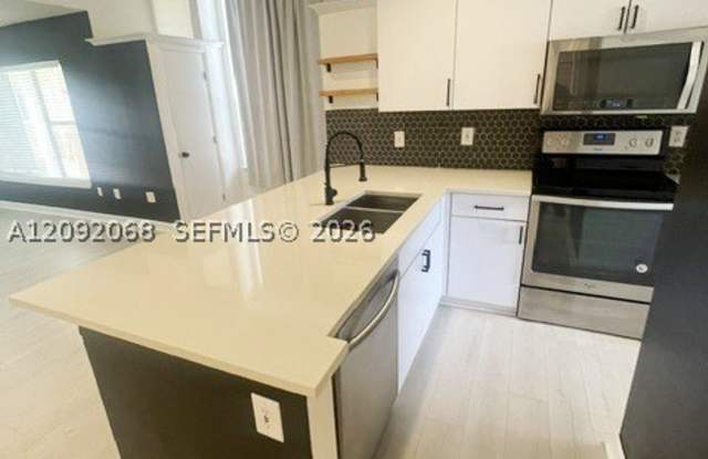 4759 Via Palm Lks Gallery 2
