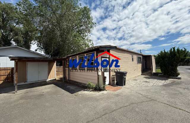 Charming 2 Bed, 2 Bath Home with Water, Sewer and Garbage Paid! photos photos