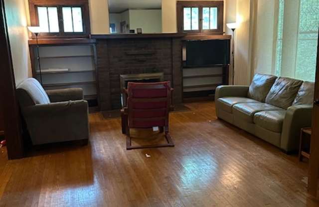 Leasing FALL 2026! photos photos