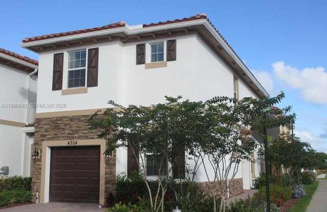 4304 Brewster Ln photos photos