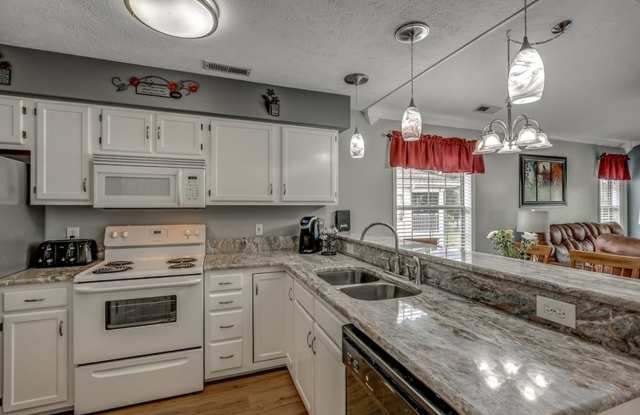 Lovely, Furnished Two- Bedroom, Two-Bath Condo in River Oaks Available Soon! Gallery 3