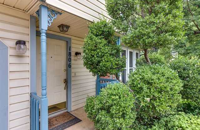 1806 Leafwood Court Gallery 3