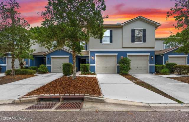 3 bedroom/ 2.5 bath townhome in St Johns! Gallery 1