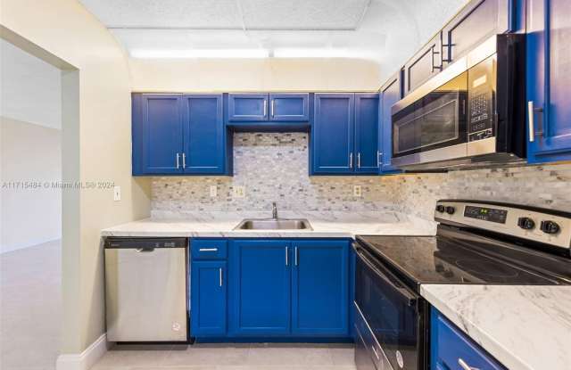 2860 Somerset Dr photos photos