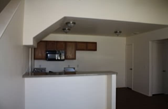203 Lanham Ct Gallery 2