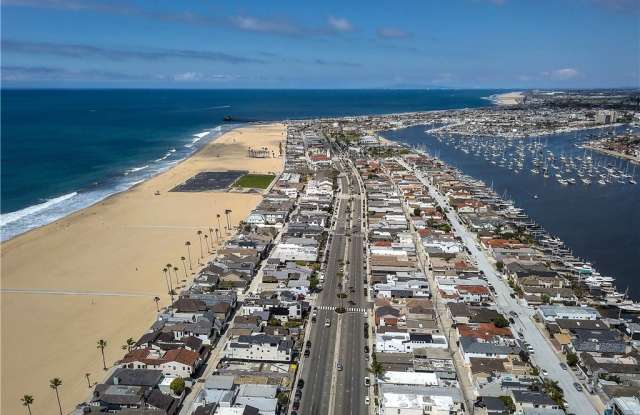 915 W Balboa Boulevard Gallery 2