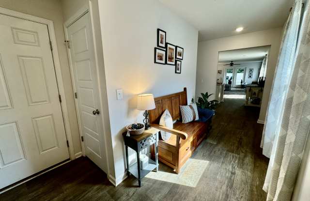 1909 Mary Jo Way Gallery 4