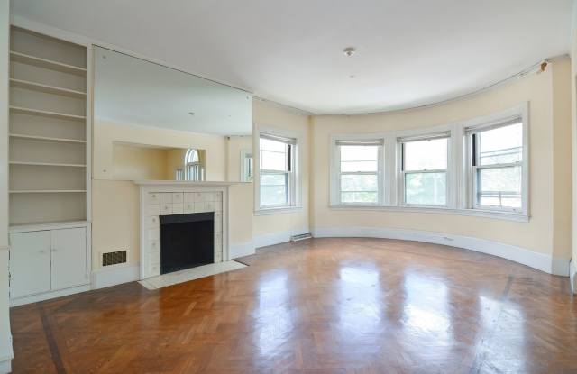 HOT FENWAY LISTING!!!!! photos photos